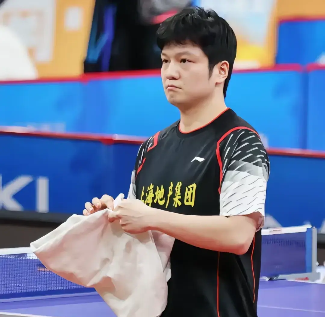 比赛中球员们冷静应对，保持良好状态