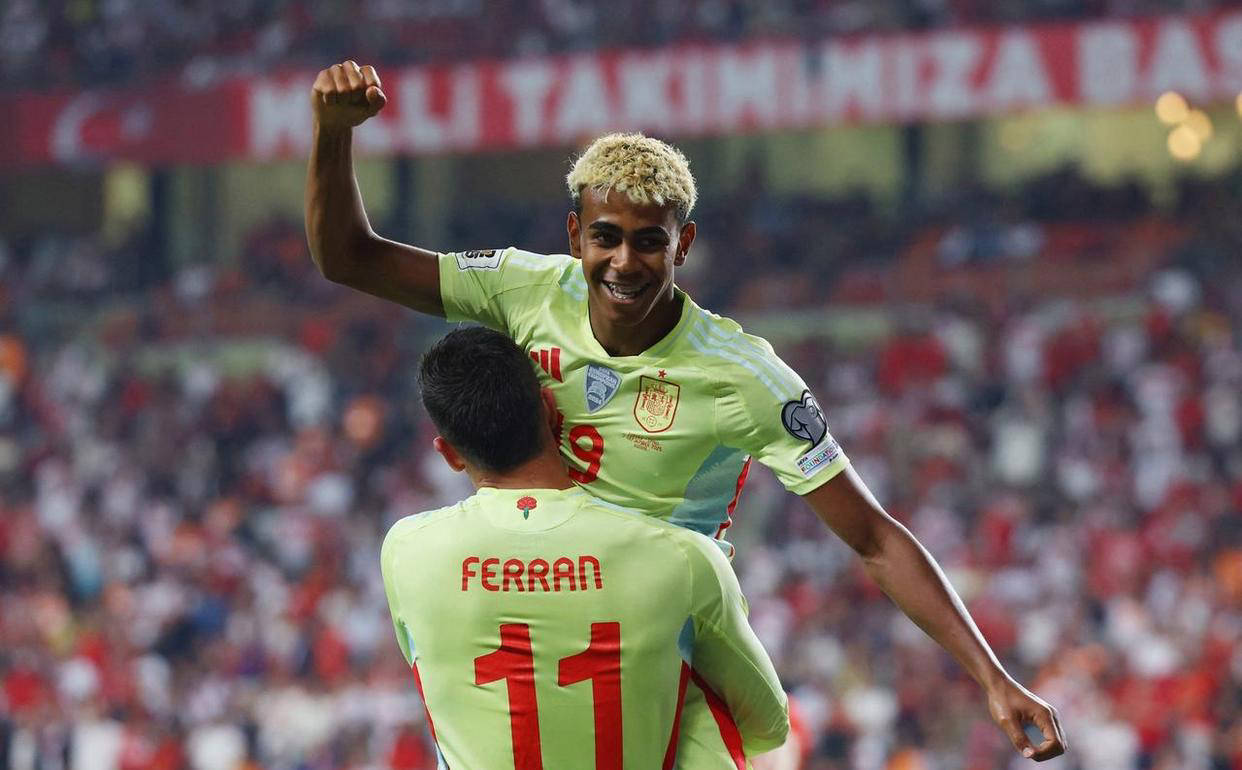 西班牙队抢眼表现，备战充满活力