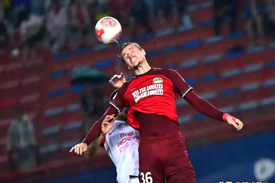 关于水晶宫前锋突破射门得手，保持稳定表现的信息