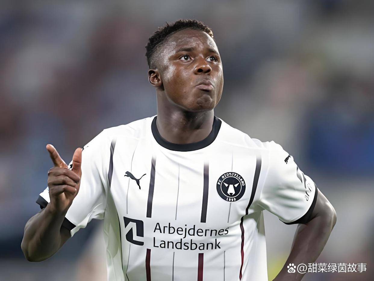 关于水晶宫前锋突破射门得手，保持稳定表现的信息