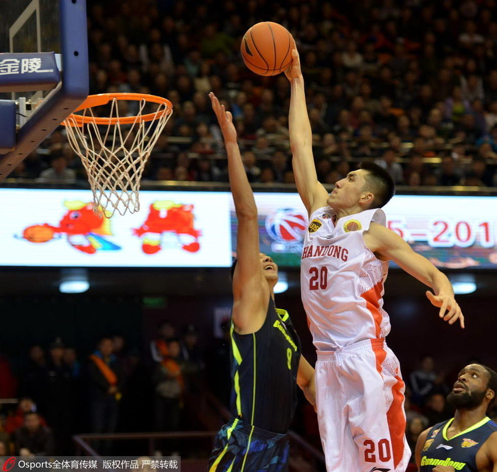 福建队在客场成功逆转山东队，以身残志乱获胜