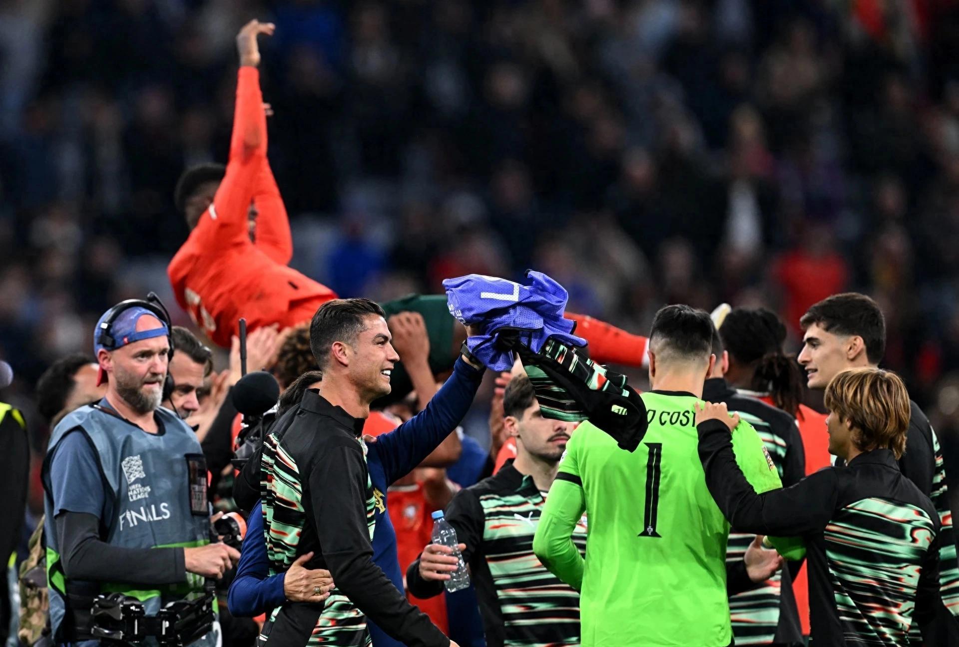 关于欧洲杯预选赛强强对决燃情上演！的信息