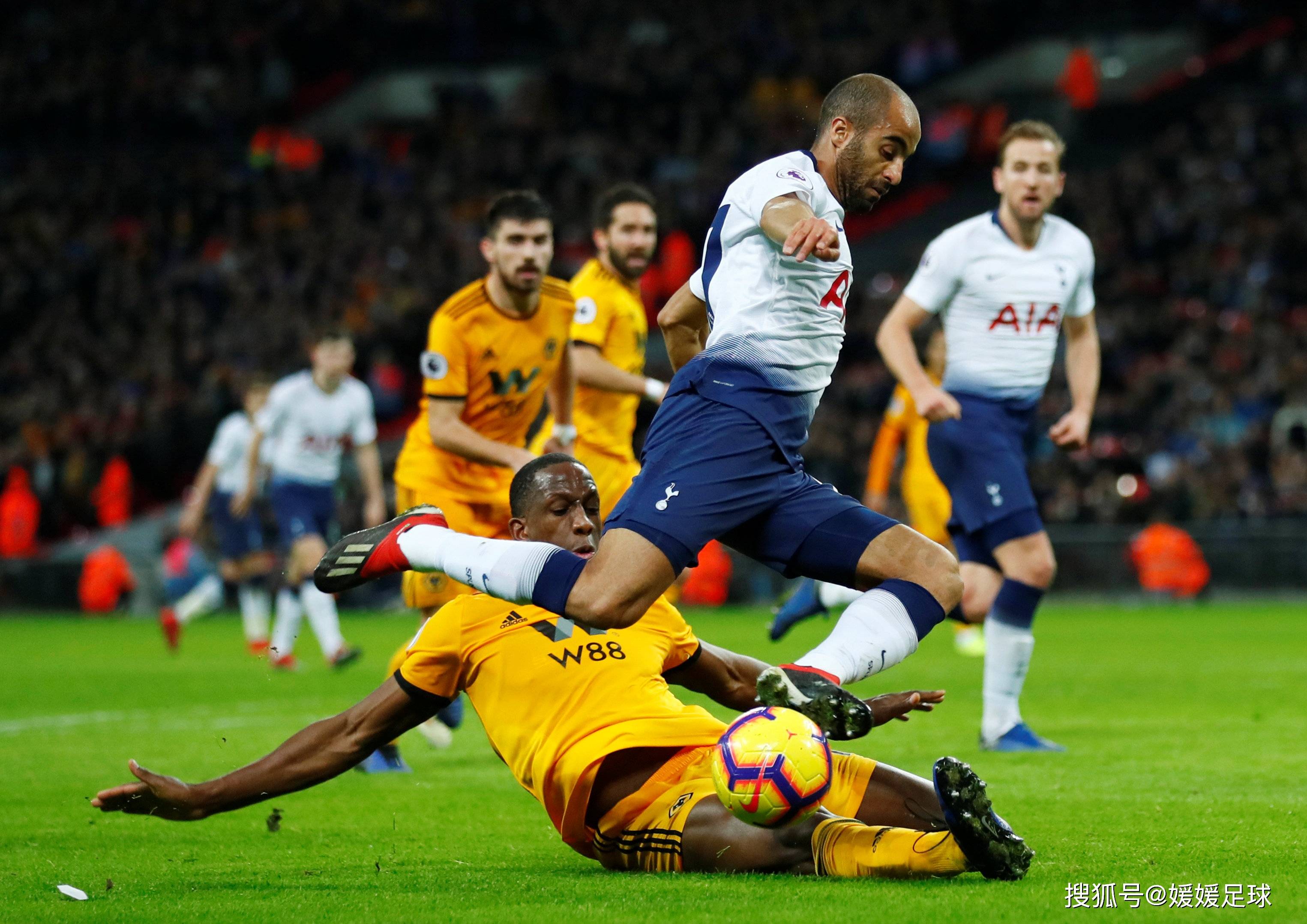 包含诺维奇球员表现出色，球队打出攻击性足球的词条