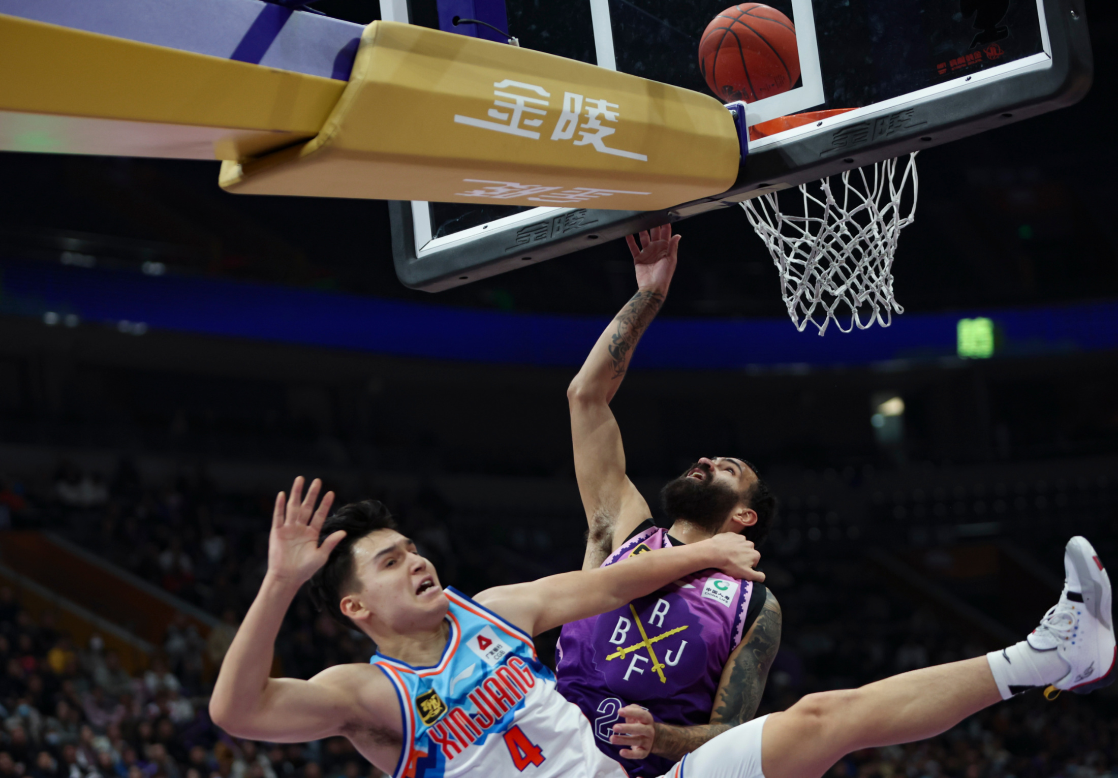 新疆队防守稳固，全力备战下一场比赛的简单介绍