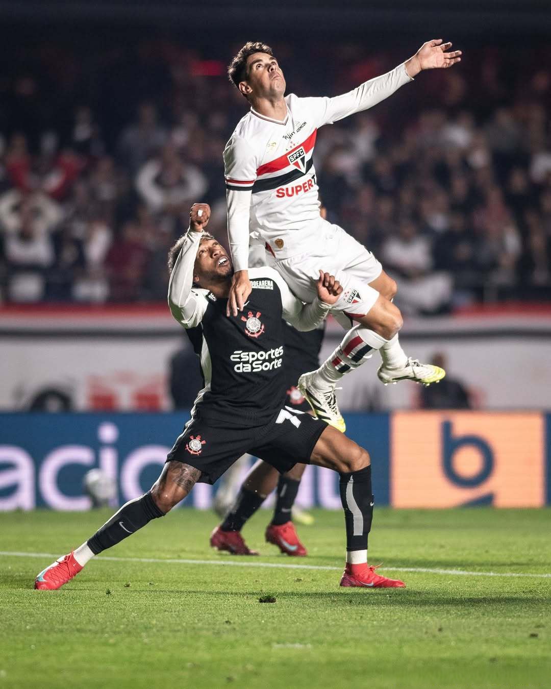 荷兰后卫盖亚重返国家队，备战重要比赛