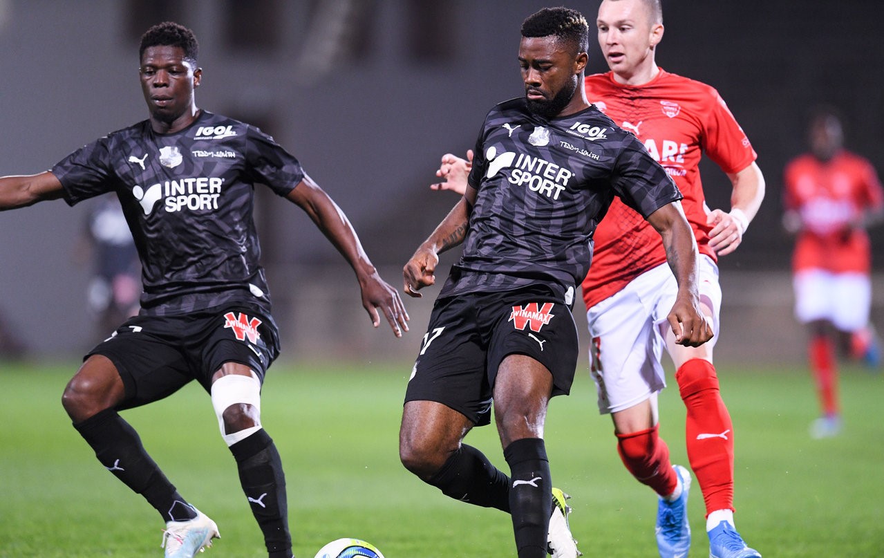 关于大巴黎欲击败亚眠，球队备战情况备受关注的信息