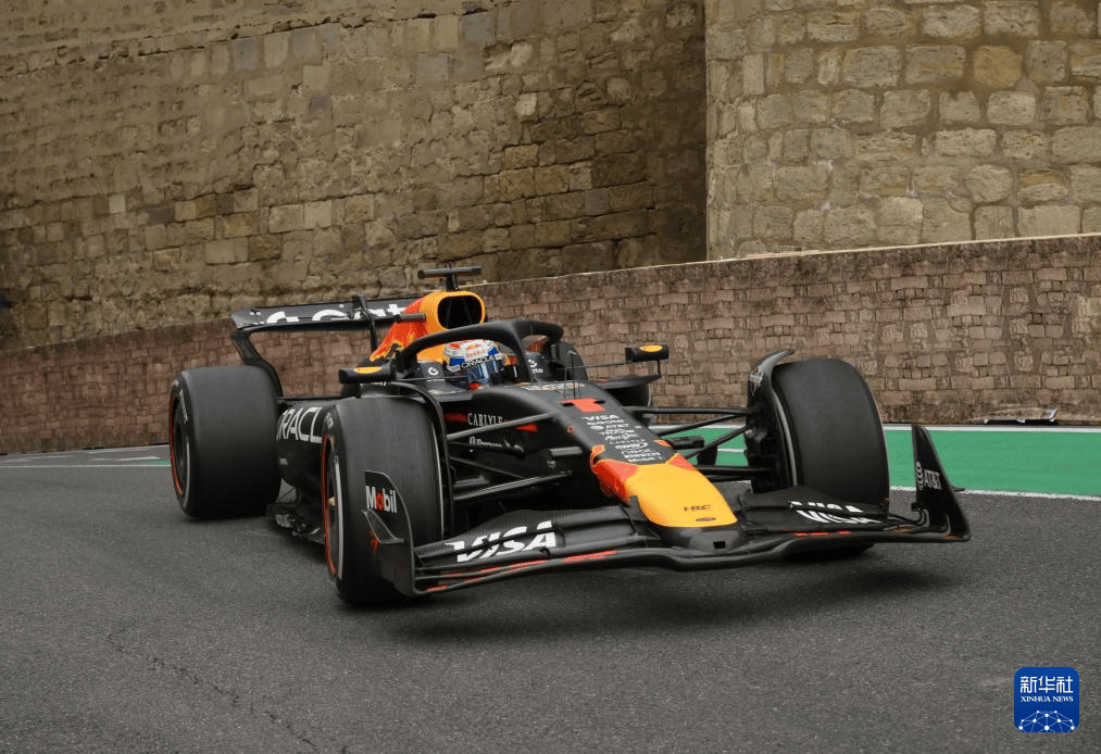 威廉姆斯逆转红牛二队，维斯塔潘点燃赛场的简单介绍