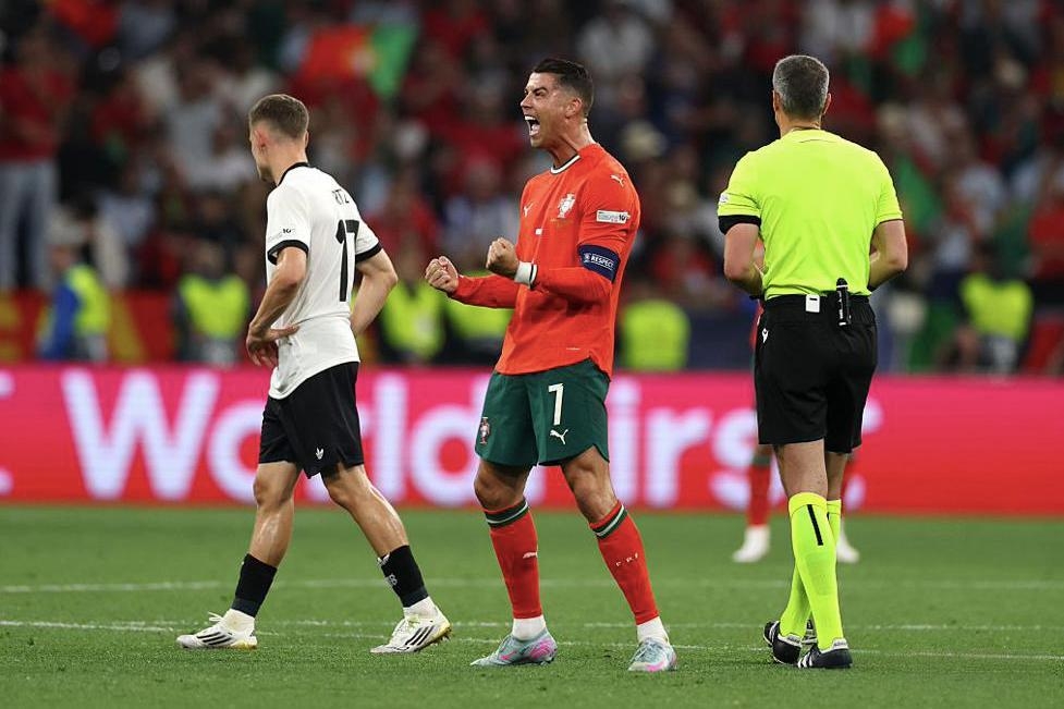 拜仁险胜葡萄牙，姆巴佩统治全场