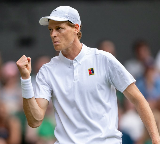 关于阿斯顿马丁绝杀红牛车队，诺里斯高光表现的信息