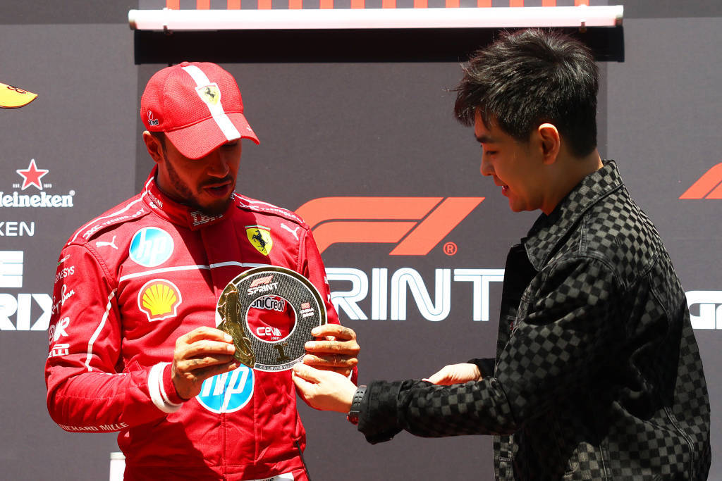 包含索伯车队翻盘法拉利,汉密尔顿刷新纪录的词条 包含索伯车队翻盘法拉利,汉密尔顿刷新纪录的词条